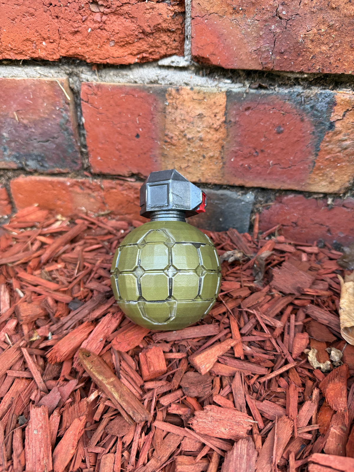 Halo 3 M9 Frag Cosplay Container - Display Prop Replica