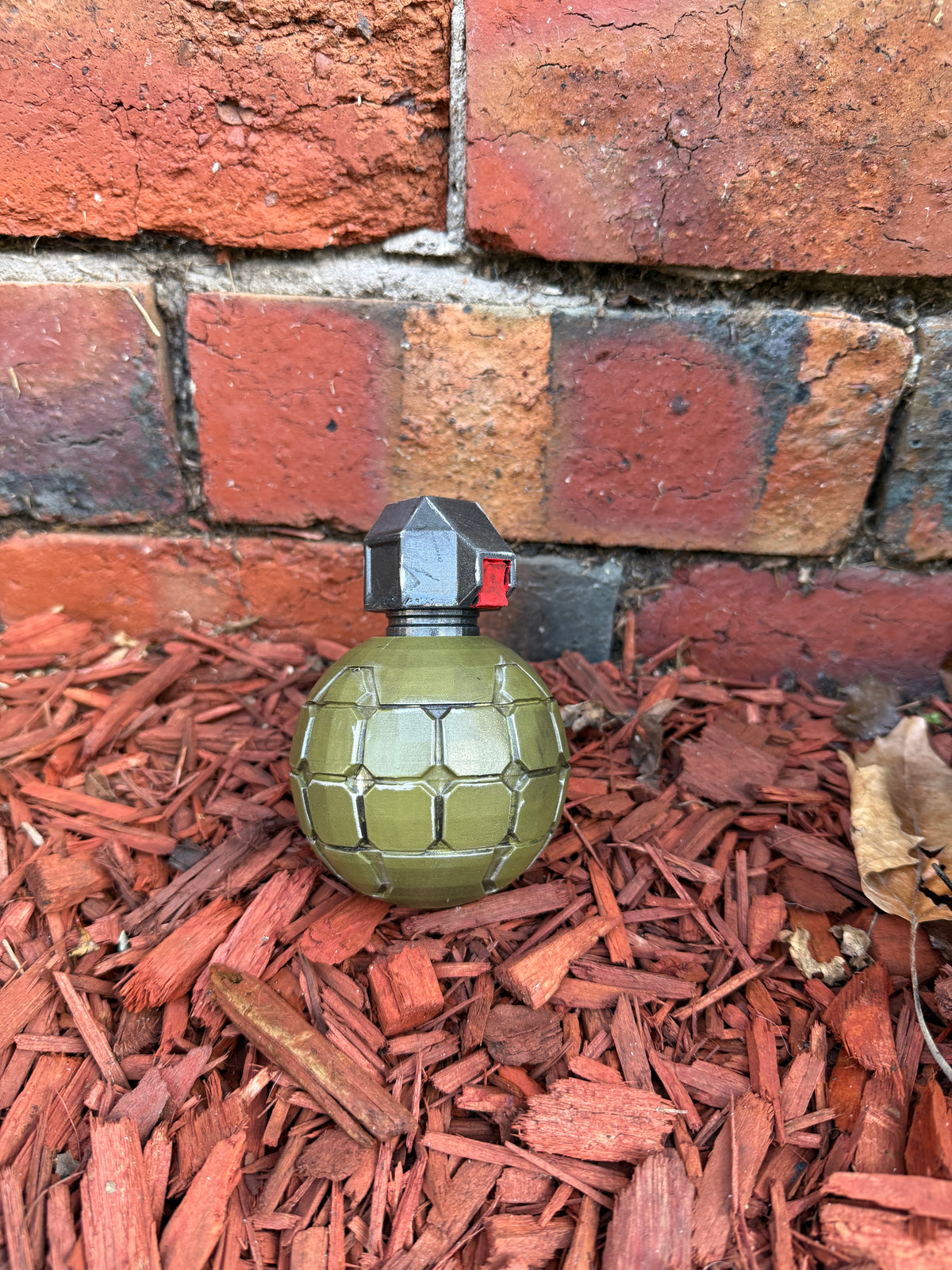 Halo 3 M9 Frag Cosplay Container - Display Prop Replica