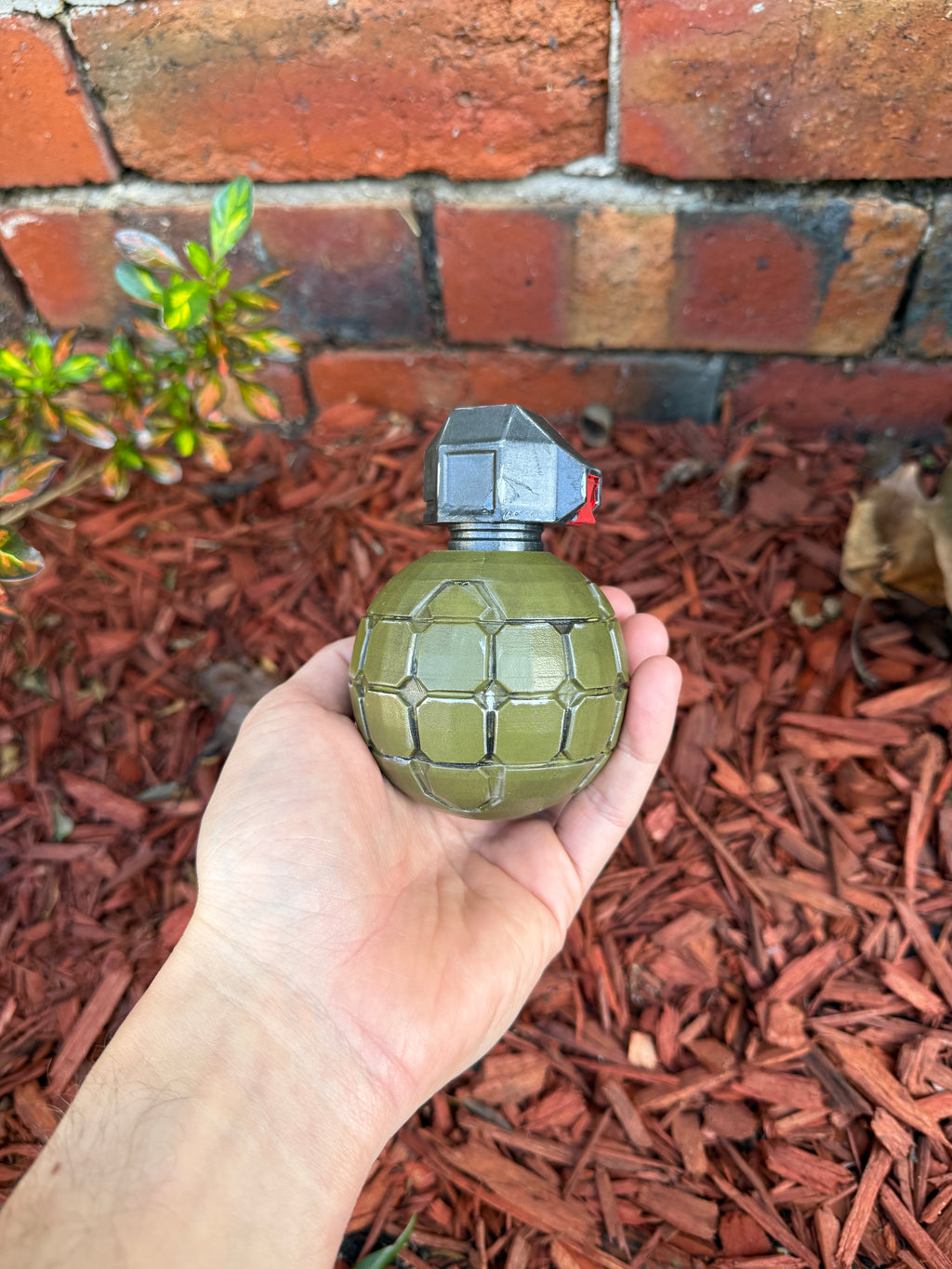 Halo 3 M9 Frag Cosplay Container - Display Prop Replica