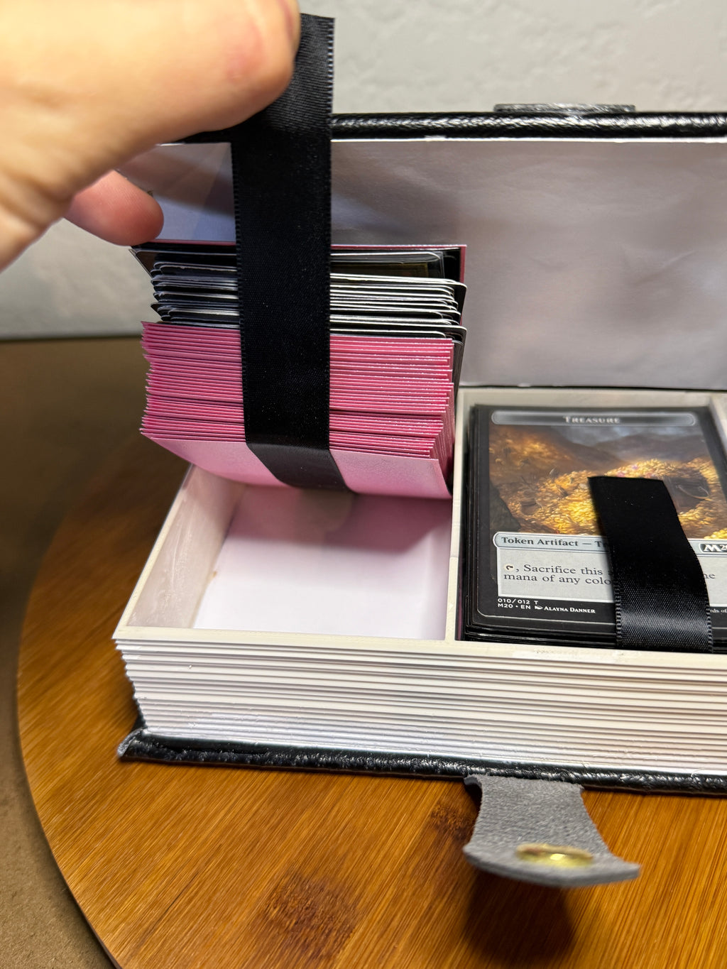 Magic the Gathering PU Synthetic Deck Box - Holds 120 Sleeved Cards plus Dice