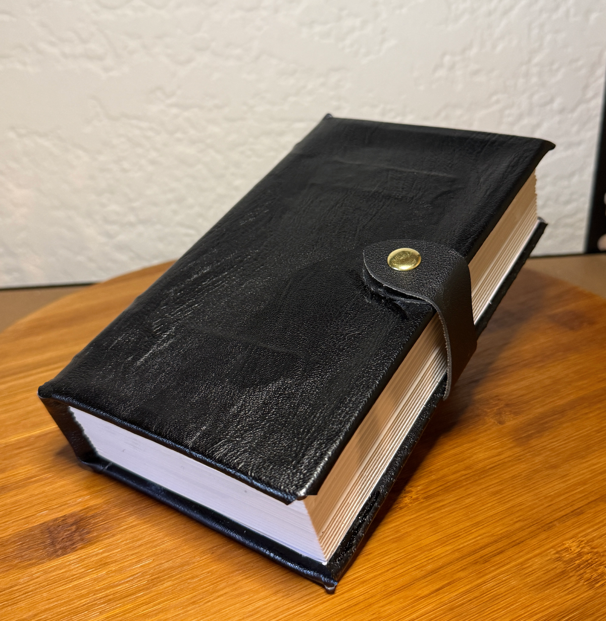 Magic the Gathering PU Synthetic Deck Box - Holds 120 Sleeved Cards plus Dice
