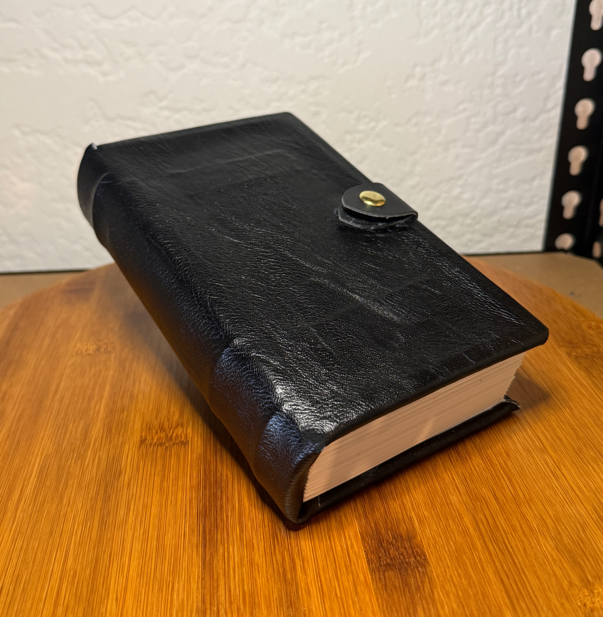 Magic the Gathering PU Synthetic Deck Box - Holds 120 Sleeved Cards plus Dice