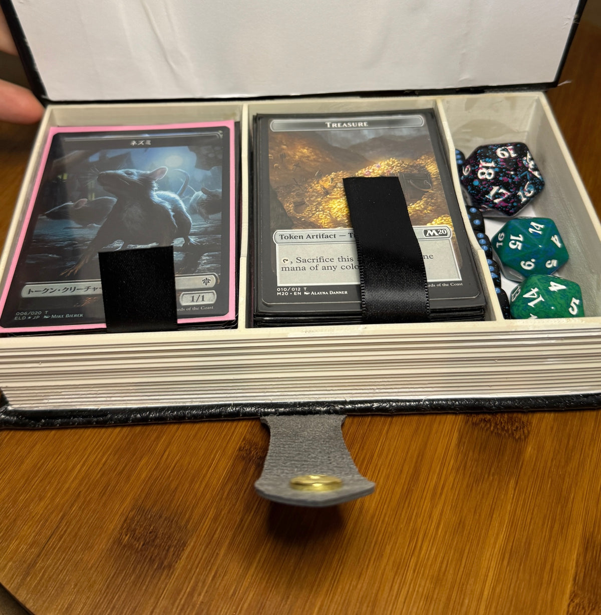 Magic the Gathering PU Synthetic Deck Box - Holds 120 Sleeved Cards plus Dice